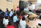 जिल्हा बँक दुग्ध व्यवसायिक शेतकऱ्यांना उद्भवणाऱ्या  समस्यांवर उपाययोजना करणार : मनिष दळवी.  बांदा येथे दुग्ध व्यवसायिक संस्थांचे चर्चासत्र संपन्न.
