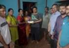 वेतोरे येथील गावडे कुटुंबियांना भाजप युवा मोर्चा प्रदेश उपाध्यक्ष विशाल परब यांच्याकडून मदतीचा हात.