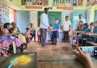 पालकमंत्री नितेश राणे यांच्या वाढदिवसानिमित्त विद्यार्थ्यांना शैक्षणिक साहित्य व खाऊ वाटप