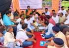दोडामार्ग येथील वन कार्यालयासमोर सुरू असलेले उपोषण अखेर स्थगित