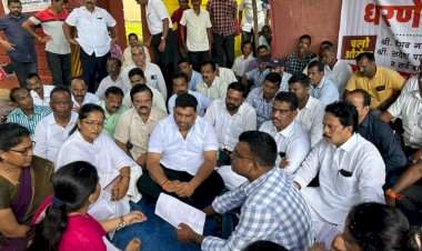 आंबा, काजू पिकविमा रक्कम न मिळाल्यास १ नोव्हेंबर रोजी जिल्हा कृषी अधिक्षक कार्यालयाला टाळे ठोकणार  आ. वैभव नाईक, जिल्हा बँक माजी अध्यक्ष सतीश सावंत यांचा इशारा.