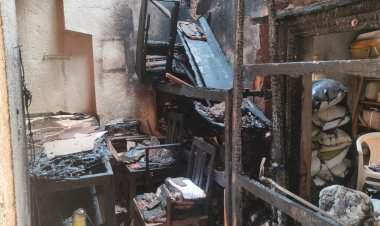 वेंगुर्ला खरेदी विक्री संघाच्या खत दुकानाला पहाटे अचानक आग.  खते व इतर साहित्य आगीच्या भक्ष्यस्थानी; सुमारे हजारो रुपयांचे नुकसान.