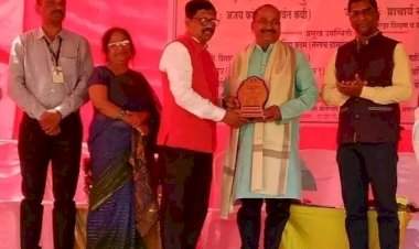 बाल वयातच मुलांना साहित्य वाचण्याची आवड निर्माण करणे गरजेचे : कवी अजय कांडर.