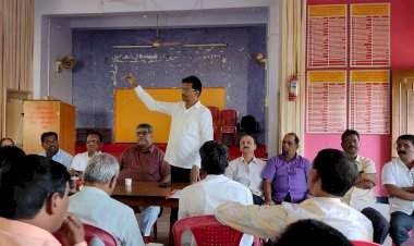 ओरोस येथे सिंधुदुर्ग जिल्हा काँग्रेसची सभा संपन्न.