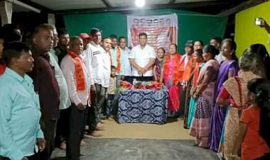 घावनळे गावातील भाजपच्या शेकडो कार्यकर्त्यांनी आ.वैभव नाईक यांच्या उपस्थितीत केला शिवसेनेत प्रवेश.