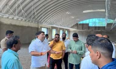 मालवण भाजी मार्केट, फायर स्टेशन, नाट्यगृह हॉल दुरुस्ती हि कामे मार्चपर्यंत पूर्ण करा.  आ.वैभव नाईक यांच्या मुख्याधिकारी संतोष जिरगे यांना सूचना.