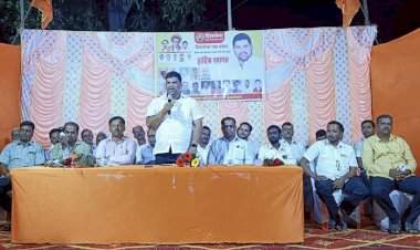 महाराष्ट्र गुजरात्यांपासून वाचविण्यासाठी उद्धव ठाकरेंना साथ द्या : आ.वैभव नाईक.  पडवे गावात भाजपला धक्का: भाजप कार्यकर्त्यांचा शिवसेनेत प्रवेश.