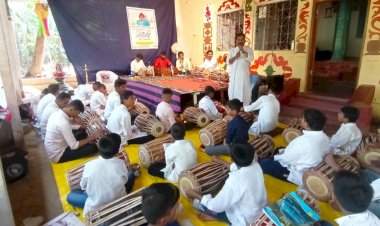 श्री जगन्नाथ संगीत विद्यालयाच्या वतीने ज्येष्ठ पखवाज वादक पंडित भवानी शंकर व गायक रशीद खाँ, प्रभा अत्रे यांना श्रद्धांजली.