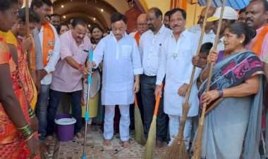 ५०० वर्षांत जे शक्य झाले नाही ते आता २०२४ मध्ये शक्य झाले   मंदिर स्वच्छता अभियानात केंद्रीय मंत्री नारायण राणे यांचे वेंगुर्ला येथे प्रतिपादन