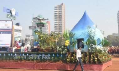 प्रजासत्ताक दिनी कृषी विभागाच्या लक्षवेधी चित्ररथाचे सादरीकरण.