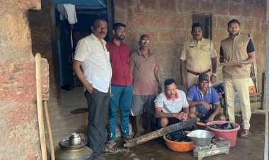 कणकवली फोंडा येथे अवैधरित्या रानडुक्कर मांस खरेदी केल्याप्रकरणी २ जणांवर कारवाई.  कणकवली वनपरिक्षेत्र अधिकारी राजेंद्र घुणकीकर यांच्याकडून  कारवाई.