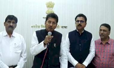 शालेय शिक्षण मंत्री दीपक केसरकर यांच्यासमवेत चर्चेनंतर कनिष्ठ महाविद्यालय शिक्षक संघाचा उत्तरपत्रिका तपासणीवरील बहिष्कार मागे.