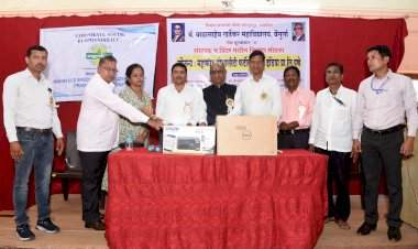 महाफिड स्पेशालिटी फर्टीलायझर कंपनीच्या वतीने खर्डेकर महविद्यालयाला संगणक व प्रिंटर मशीनचे वितरण.