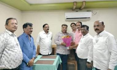 पालकमंत्री रवींद्र चव्हाण यांची मालवण माजी नगराध्यक्ष महेश कांदळगावकर यांनी घेतली भेट.