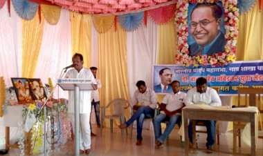 डॉ.बाबासाहेब आंबेडकर यांनी सामाजिक क्रांतीची मशाल पेटवली.   सामजिक कार्यकर्ते चंद्रकांत जाधव यांचे प्रतिपादन; धामापूर येथे आंबेडकर जयंती उत्साहात साजरी.