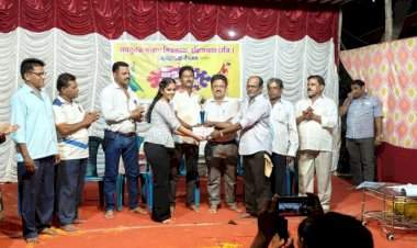 आनंदवाडी दक्षिणवाडा नवयुवक श्रीराम मित्रमंडळ आयोजित  जिल्हास्तरीय रेकॉर्ड डान्स स्पर्धेत स्वरांगी खानोलकर, निधी खडपकर प्रथम.