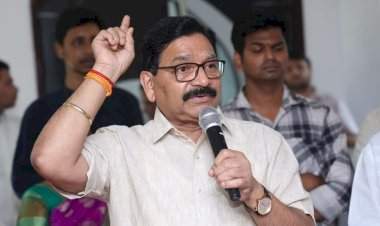 उत्तर पश्चिम मतदार संघातुन शिवसेनेचे रवींद्र वायकरांना उमेदवारी.  अमोल किर्तिकरांबरोबर लढत.