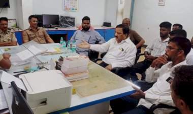 जिल्ह्यातील बेकायदेशीर वाहतुकीवर कारवाई करा.  माजी आमदार परशुराम उपरकरांची उपप्रादेशिक परिवहन अधिकाऱ्यांकडे मागणी.