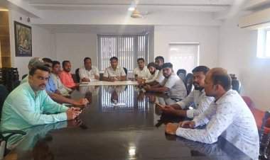 युवासेना आदित्य ठाकरे यांच्या वाढदिवसानिमित्त कणकवली विधानसभा युवासेने तर्फे 'ज्येष्ठ शिवसैनिक व ज्येष्ठ नागरिकांचा सन्मान पंधरावड्याचे आयोजन.  युवासेना जिल्हाप्रमुख सुशांत नाईक यांची माहिती.