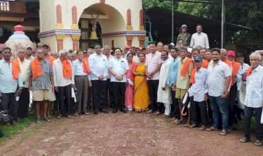 युवासेना प्रमुख आदित्य ठाकरे यांच्या वाढदिवसाच्या निमित्ताने जिल्हा परिषद पुरळ विभागात जेष्ठ नागरिकांचा सत्कार.