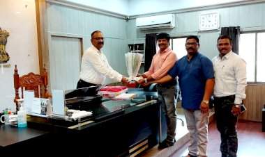 पुरोगामी संघटनेने सीईओ देशमुख यांची भेट घेत वृक्षारोपण उपक्रमास सहकार्य करण्याचे केले आवाहन.