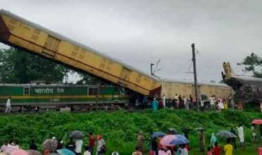 पश्चिम बंगालमध्ये भीषण रेल्वे अपघात; कंचनजंगा एक्स्प्रेसला मालगाडीची धडक.