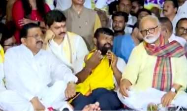 लक्ष्मण हाके यांचे उपोषण अखेर स्थगित; सरकारच्या शिष्टमंडळाच्या भेटीनंतर घोषणा.