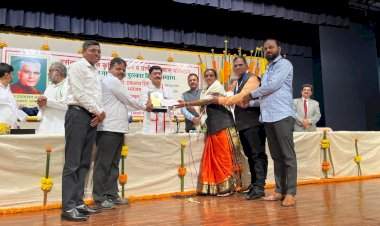 परुळेबाजार ग्रामपंचायतीला वसंतराव नाईक शेती केंद्रीत ग्राम पुरस्काराने सन्मानित.