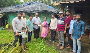 वेंगुर्ला येथील नुकसानग्रस्त मच्छिमार महिलेला विशाल परब यांच्याकडून मदतीचा हात.