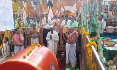 वेंगुर्ला येथे विविध सामाजिक उपक्रमांनी शालेय शिक्षण मंत्री दीपक केसरकर यांचा वाढदिवस साजरा.