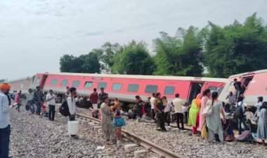 उत्तरप्रदेशमध्ये दिब्रुगड एक्स्प्रेसचा भीषण अपघात; ट्रेनचे डब्बे रुळावरुन घसरले.  ४ जणांचा मृत्यू; अनेकजण जखमी.