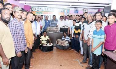 भाजपा युवानेते संदिप गावडे याच्या माध्यमातून वेंगुर्ला तालुक्यातील ४६ भजनी मंडळांना प्रोत्साहनात्मक भजन साहित्याचे वाटप.