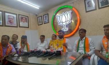 सावंतवाडी विधानसभा मतदार संघासाठी ६ रुग्णवाहिकांचे २६ सप्टेंबर रोजी लोकार्पण; भाजप नेते विशाल परब यांची माहिती.  पालकमंत्री रवींद्र चव्हाण यांच्या वाढदिवसानिमित्त विविध सामाजिक उपक्रमांचे आयोजन.