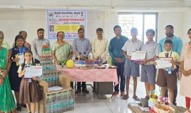 कच-यातून कल्‍पकता स्पर्धा मोठया गटात मकरंद वेंगुर्लेकर व संस्‍कार शारबिद्रे तर लहान गटात आराध्‍य मुणनकर प्रथम.