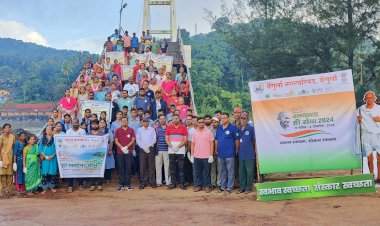 वेंगुर्ला नगरपरिषदेच्या वतीने झुलता पुल व नवाबाग समुद्रकिनारी राबविण्यात आले महास्‍वच्‍छता अभियान.