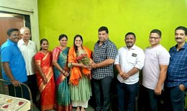 सीए परीक्षा उत्तीर्ण झालेल्या मिताली परब हिचे मा. आ. वैभव नाईक यांनी केले अभिनंदन