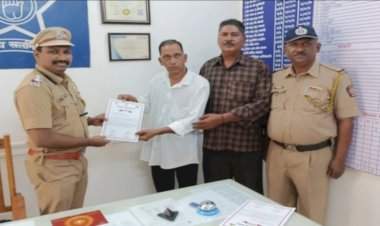 सिंधुदुर्ग जिल्हा पोलिसांतर्फे गुरुनाथ डांगी, इसाक खेडेकर यांचा सन्मान