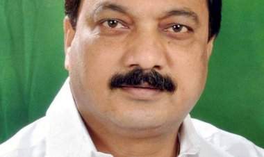 सिंधुदुर्गात गौण खनिजाची मोठ्या प्रमाणावर बेकायदेशीर वाहतूक सुरु - परशुराम उपरकर