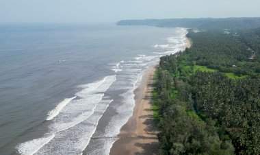 महाराष्ट्राच्या किनारपट्टीची लांबी ८७७.९७ किलोमीटर