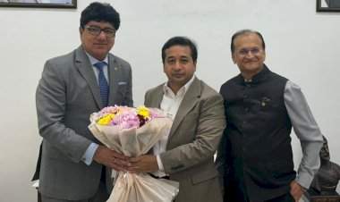 पालकमंत्री नीतेश राणे यांची ताज ग्रुपच्या अधिकाऱ्यांसमवेत मंत्रालयात बैठक......सिंधुदुर्गात प्रकल्प उभारणी संदर्भात केली चर्चा