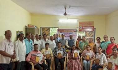 कलमठ पेन्शनर्स भवन येथे दहावी व बारावीच्या गुणवंत विद्यार्थ्यांचा सत्कार