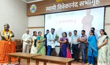 माजी पालकमंत्री रवींद्र चव्हाण यांचा ‘आनंदयात्री’ तर्फे सत्कार