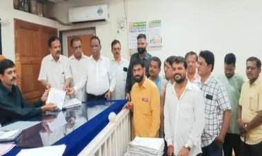 शेतकऱ्यांच्या नुकसानीचे पंचनामे करून भरपाई मिळावी........कुडाळ उ.बा.ठा. शिवसेनेची तहसीलदार यांच्याकडे निवेदनाद्वारे मागणी