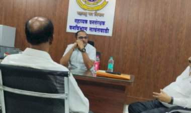 इको सेन्सिटिव्ह क्षेत्रातील वाढत्या अतिक्रमणाबाबत परशुराम उपरकर यांनी वन अधिकाऱ्यांना धरले धारेवर.