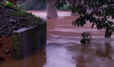 तेरेखोल नदीने धोक्याची पातळी ओलांडली