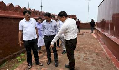 मुख्य अभियंता शरद राजभोज यांनी राजकोट येथील छत्रपती शिवाजी महाराजांच्या पुतळ्याची केली पाहणी