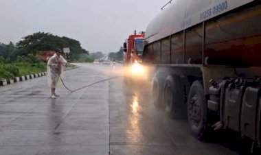 मळगाव ब्रिजवर दुधाच्या टँकरला आग