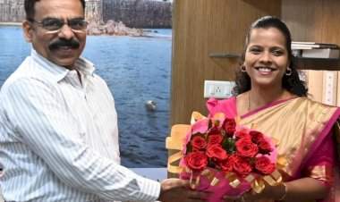 सिंधुदुर्ग जिल्ह्याचे नवनियुक्त जिल्हाधिकारी तृप्ती धोडमिसे यांनी स्वीकारला पदभार