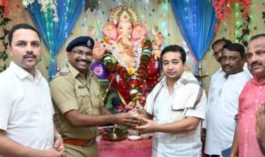 वेंगुर्ले पोलीस ठाण्याच्या गणपतीचे पालकमंत्री नितेश राणे यांनी घेतले दर्शन...