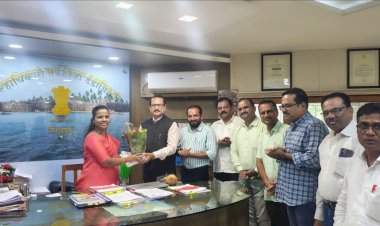 वेंगुर्ला खर्डेकर महाविद्यालयातील प्राचार्य व प्राध्यापकांचा जिल्हाधिकारी यांच्याकडून विशेष सन्मान